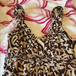 Faded Glory Cream and Orange Stretch Label Top